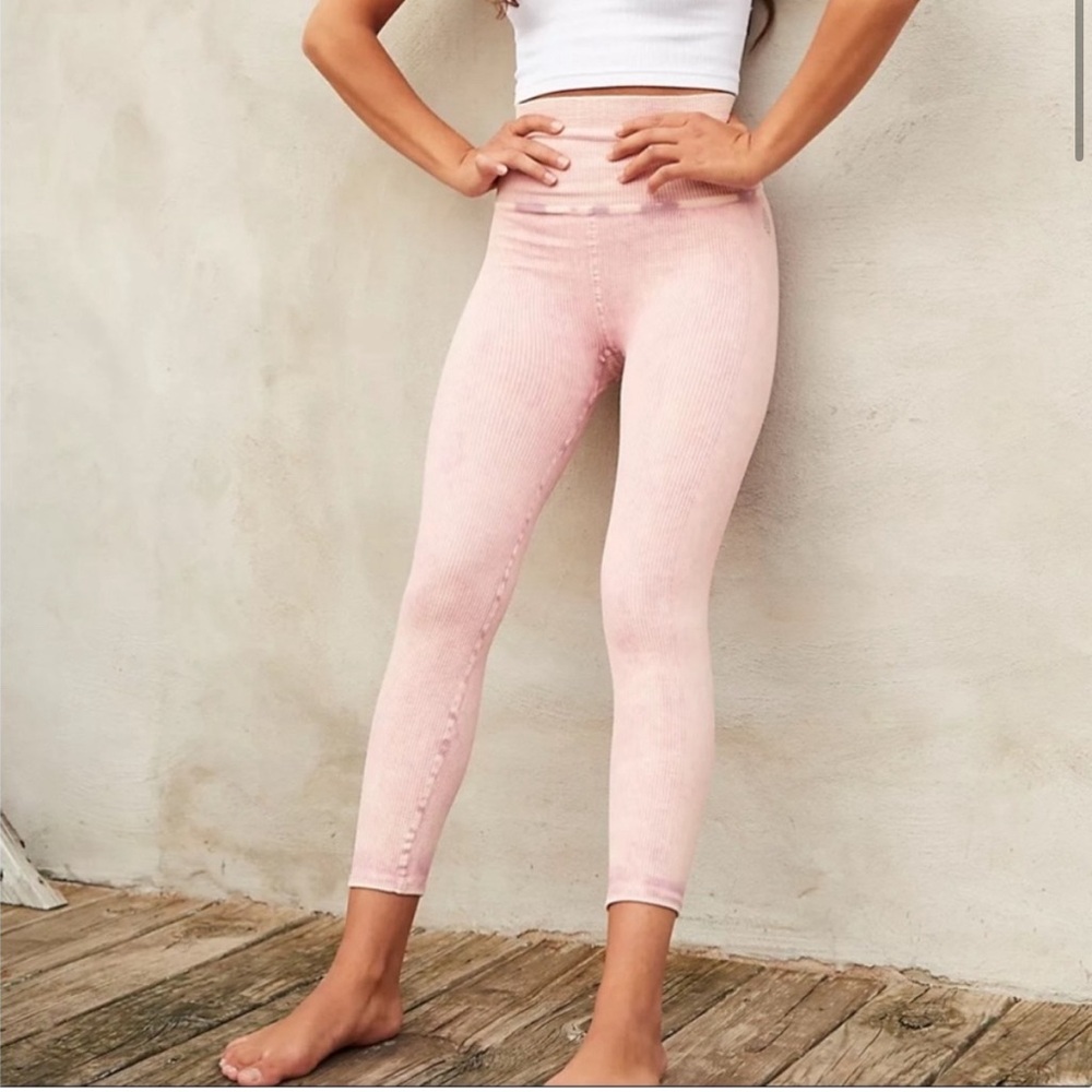 1 FP Movement Happiness Runs leggings- pink NWOT